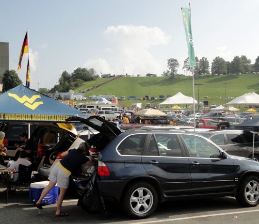 FarmGolf WVU Tailgate Pics – 2012