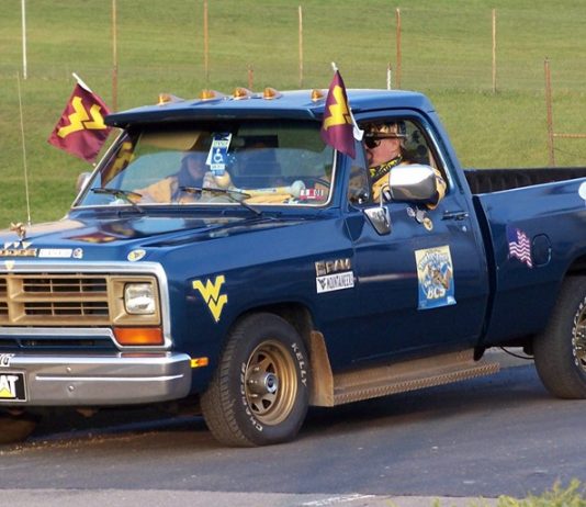 FarmGolf WVU Tailgate Pics – 2007