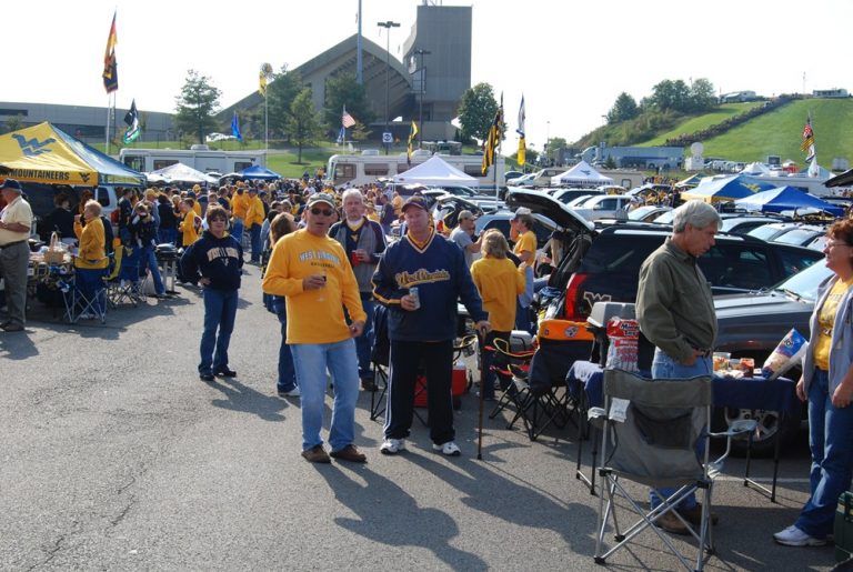 FarmGolf WVU Tailgate Pics – 2008