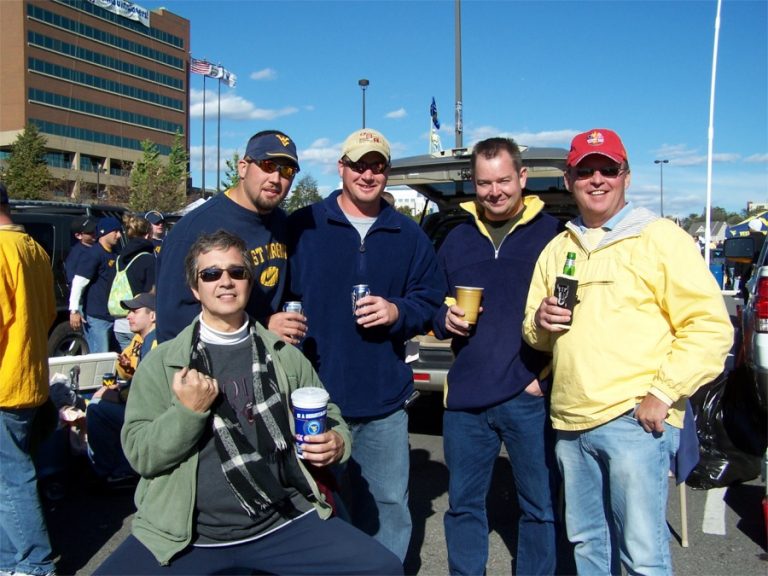 FarmGolf WVU Tailgate Pics – 2006